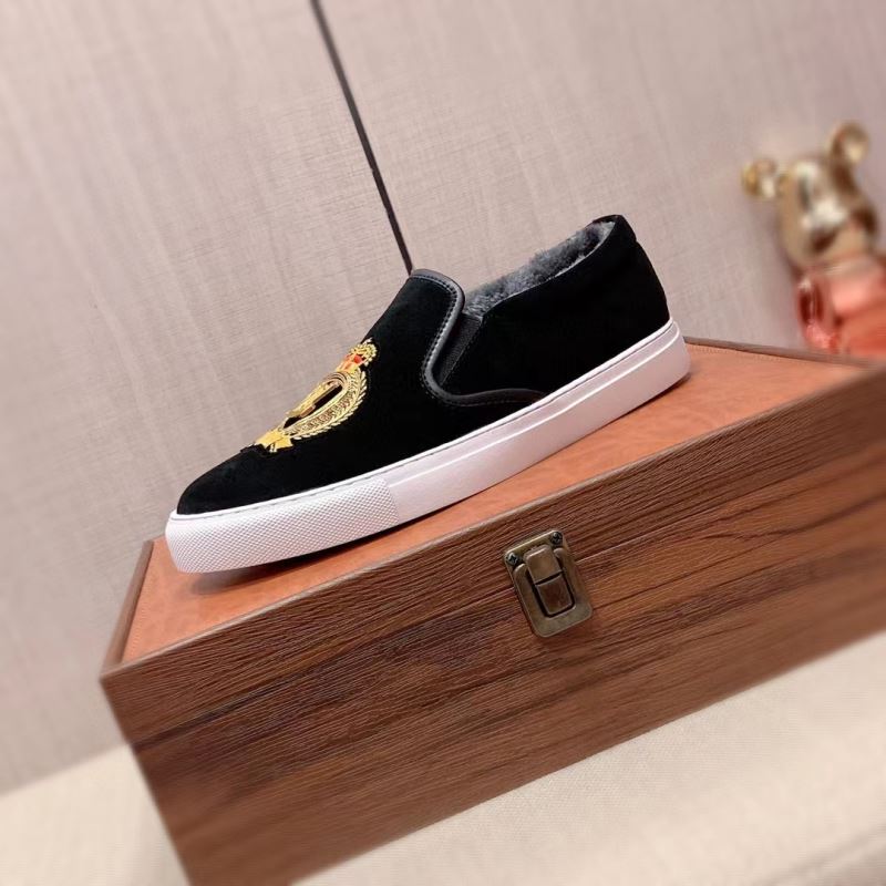 l**is V*t*n sneakers